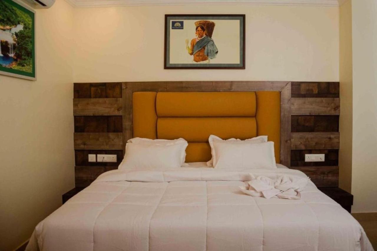 Hotel Grand Lotus Dimāpur Esterno foto